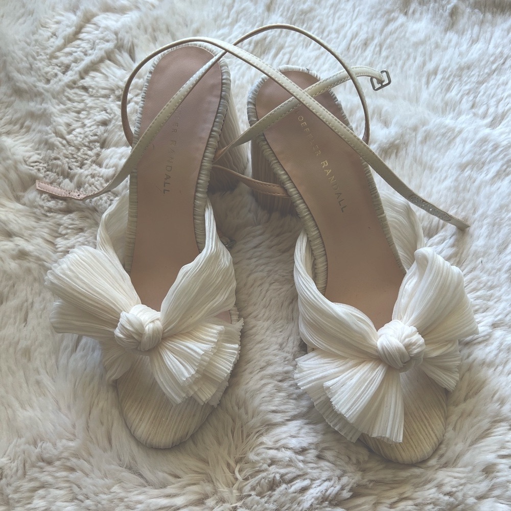 Loeffler Randall Camellia White Bow Heel 🤍
